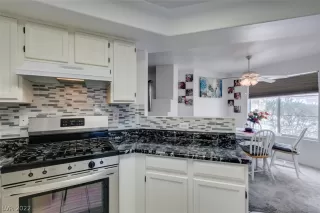 Photo #5: 2397399 Listing