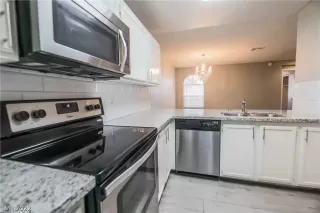 Photo #2: 2397404 Listing