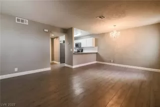 Photo #4: 2397404 Listing