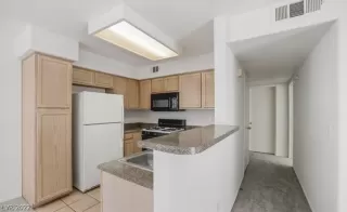 Photo #5: 2397421 Listing 