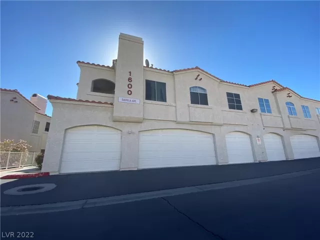 MLS: 2397428 Condo For Sale