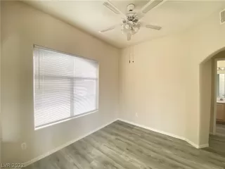 Photo #4: 2397428 Listing 