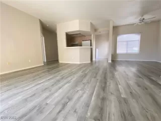 Photo #5: 2397428 Listing 