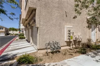 Photo #3: 2397445 Listing