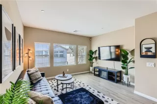 Photo #4: 2397445 Listing