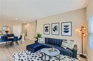 Photo #5: 2397445 Listing