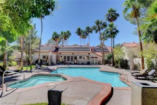 Photo #2: 2397465 Listing 