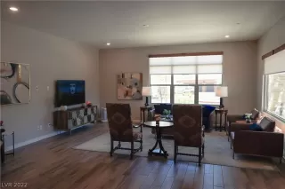 Photo #4: 2397480 Listing