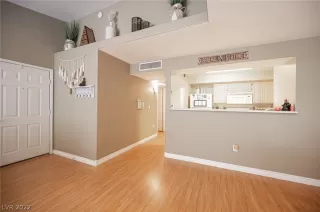 Photo #5: 2397501 Listing