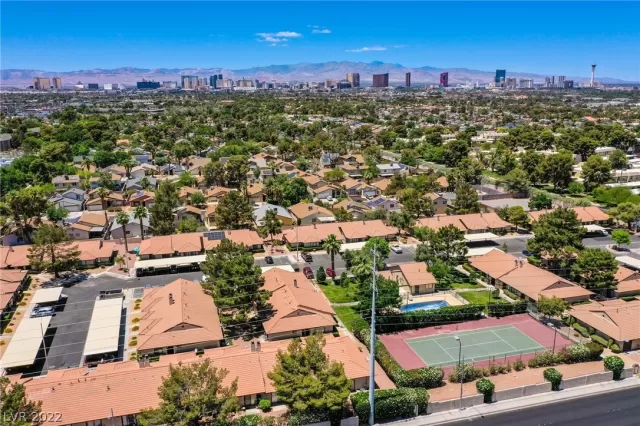 MLS: 2397508 Condo For Sale