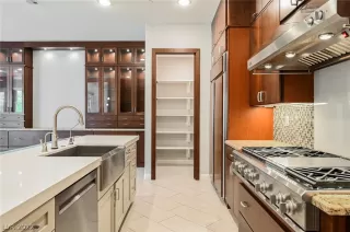 Photo #3: 2397510 Listing 