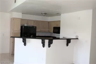 Photo #5: 2397512 Listing