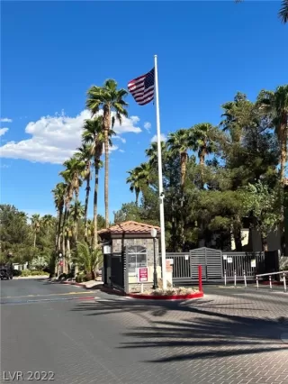 Photo #1: 2397531 Listing