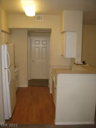 Photo #2: 2397531 Listing