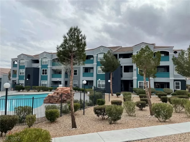 MLS: 2397532 Condo For Sale