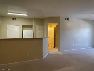 Photo #4: 2397532 Listing