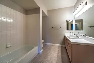 Photo #6: 2397537 Listing