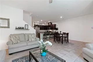 Photo #5: 2397546 Listing 