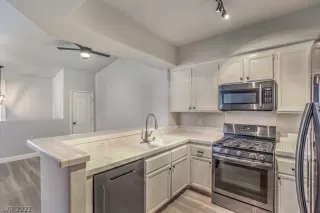 Photo #5: 2397551 Listing 