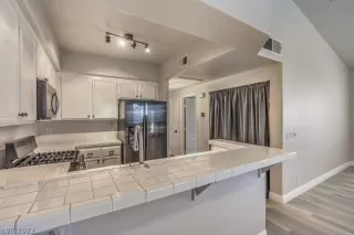 Photo #6: 2397551 Listing 