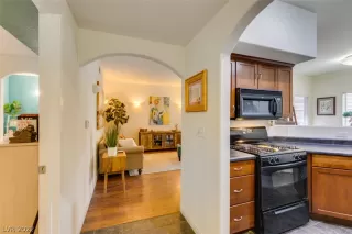 Photo #2: 2397608 Listing