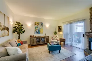 Photo #5: 2397608 Listing