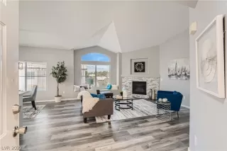 Photo #1: 2397646 Listing