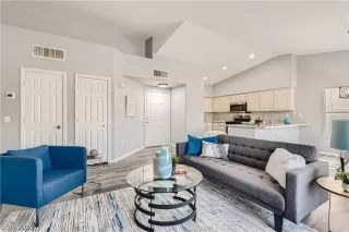 Photo #4: 2397646 Listing