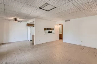 Photo #5: 2397699 Listing