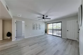 Photo #2: 2397701 Listing 