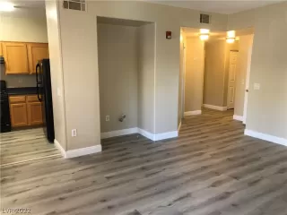 Photo #5: 2397715 Listing 
