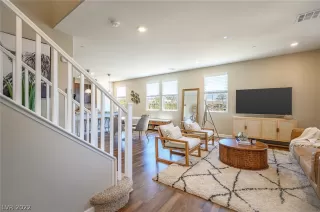 Photo #4: 2397717 Listing