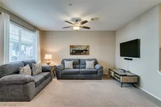 Photo #5: 2397736 Listing