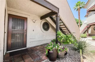 Photo #4: 2397794 Listing