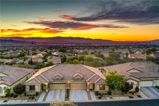 MLS: 2397801 Condo For Sale