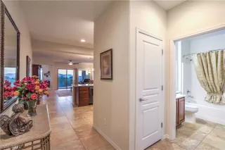 Photo #5: 2397801 Listing