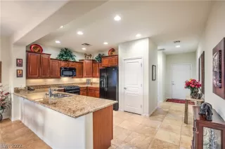 Photo #6: 2397801 Listing