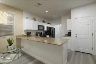 Photo #6: 2397834 Listing 