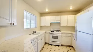 Photo #6: 2397910 Listing 