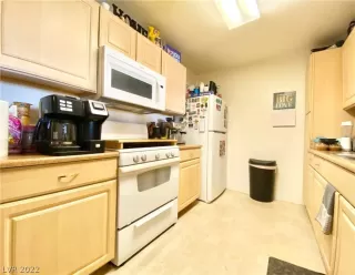 Photo #2: 2397915 Listing 