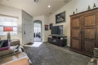 Photo #4: 2397940 Listing 