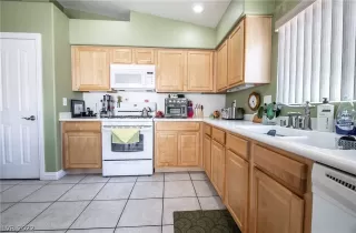 Photo #6: 2397940 Listing 