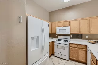 Photo #6: 2397942 Listing