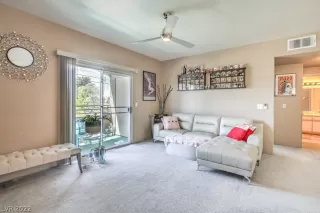 Photo #3: 2397954 Listing