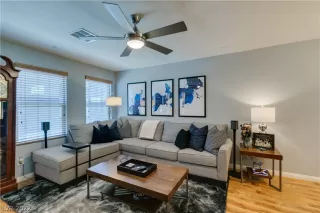 Photo #5: 2397959 Listing