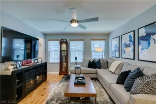 Photo #6: 2397959 Listing