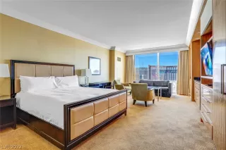 Photo #6: 2397971 Listing