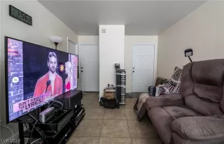 Photo #6: 2397997 Listing