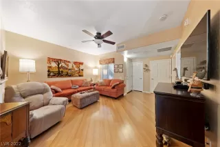 Photo #3: 2398006 Listing