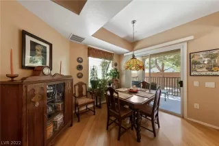 Photo #5: 2398006 Listing